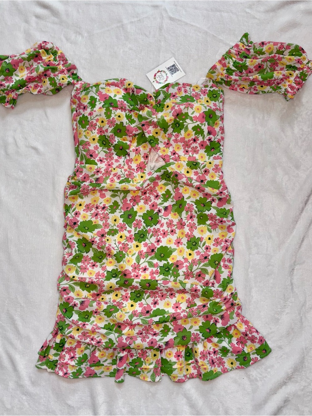New Floral Cut Out Dress size Medium